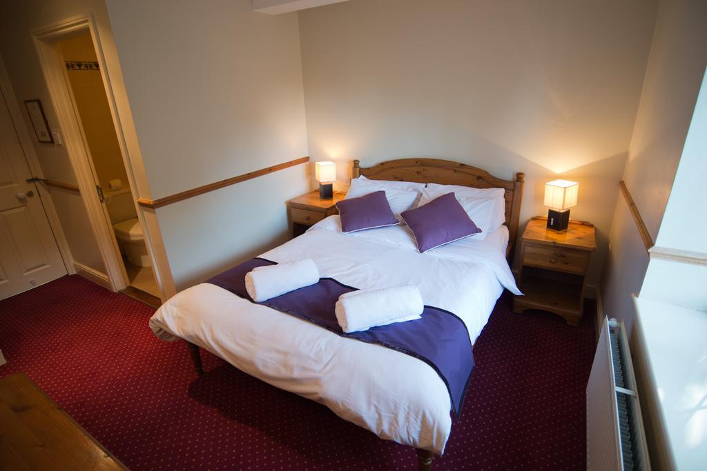 Rose Of York Hotel Richmond  Room photo