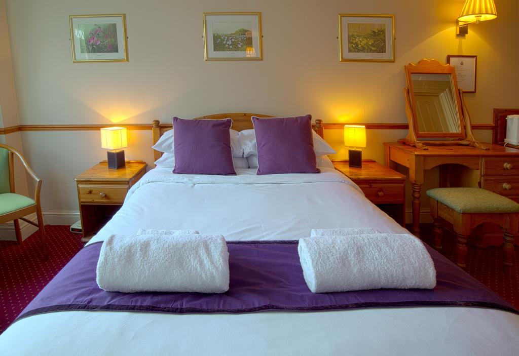 Rose Of York Hotel Richmond  Room photo