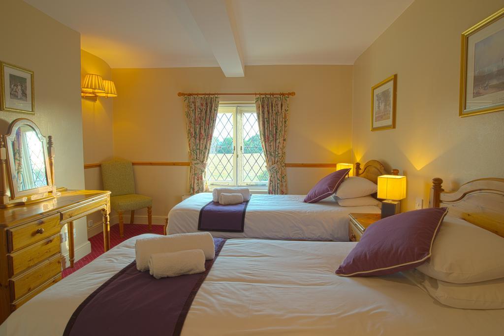 Rose Of York Hotel Richmond  Room photo